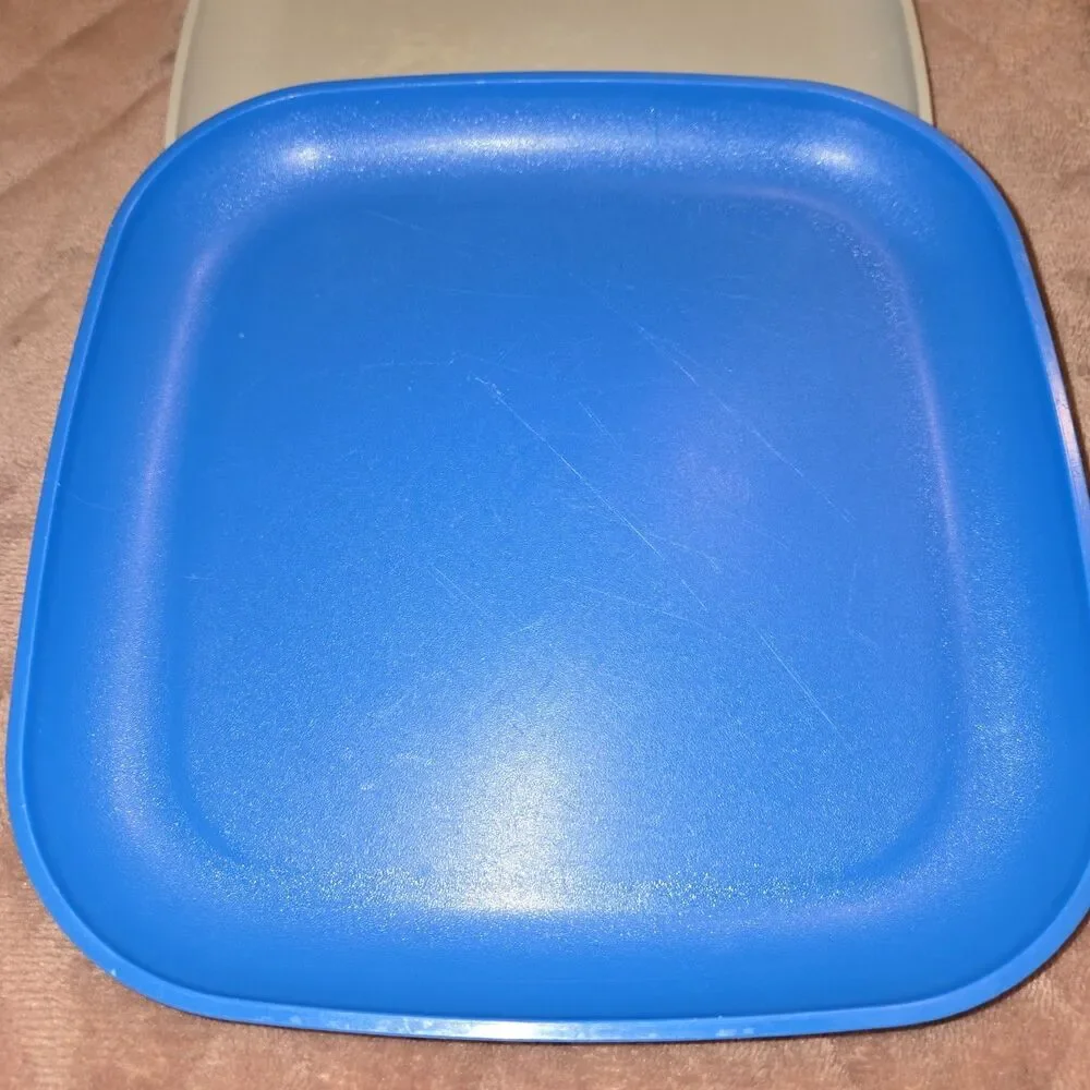 Tupperware 8